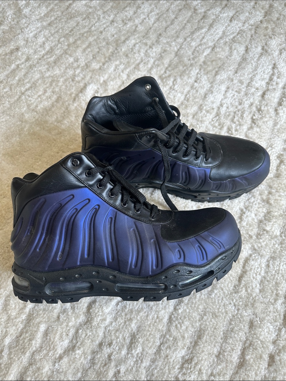 Men's Nike Black and Purple Foam posits Size 11